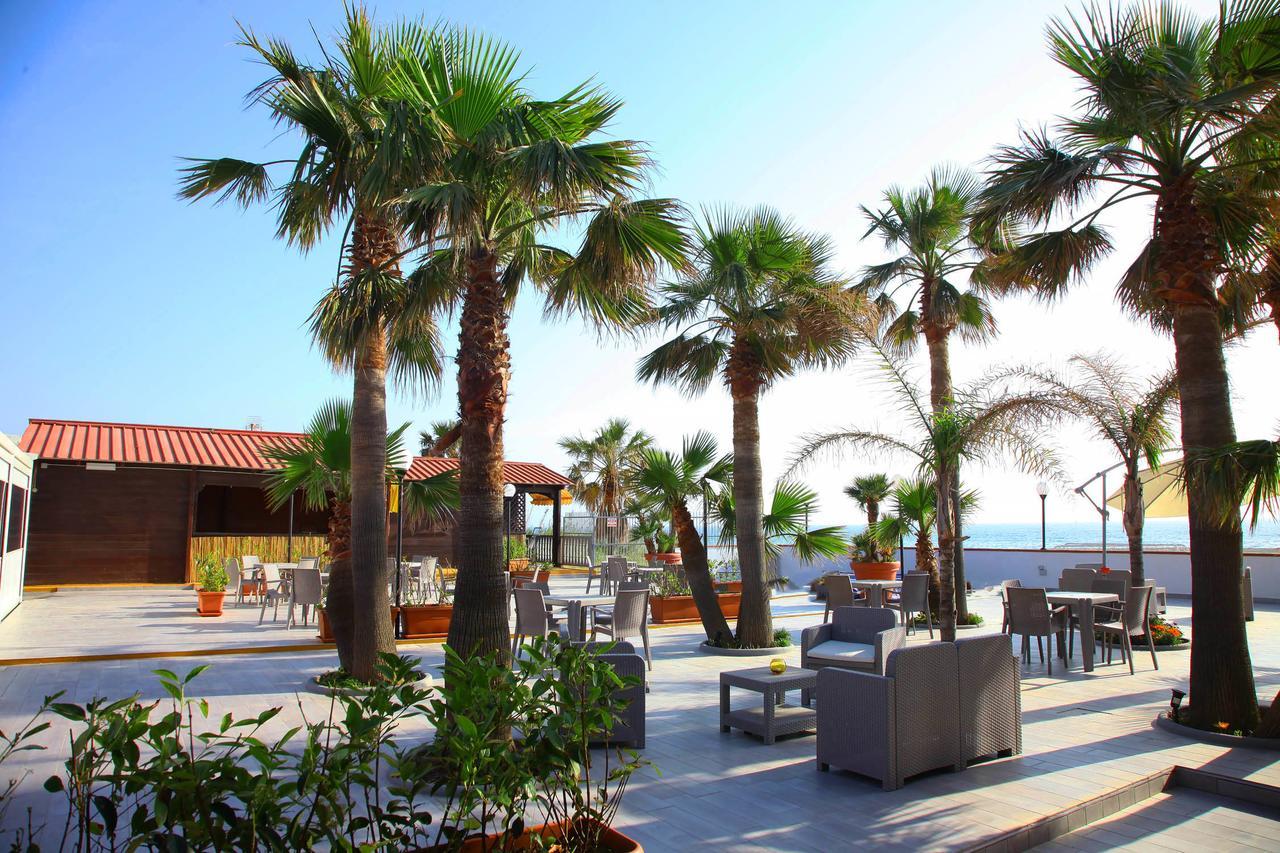 Villaggio La Bussola Paola Exteriér fotografie